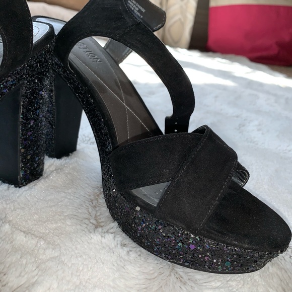 Black sparkly open toed heels. Sz 8.5 - Picture 5 of 11